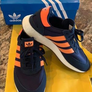 Adidas Sneakers